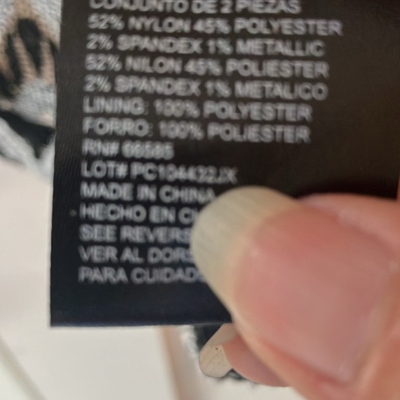 Perceptions black & white with gold  chevron cardigan size 8P - Picture 6 of 7